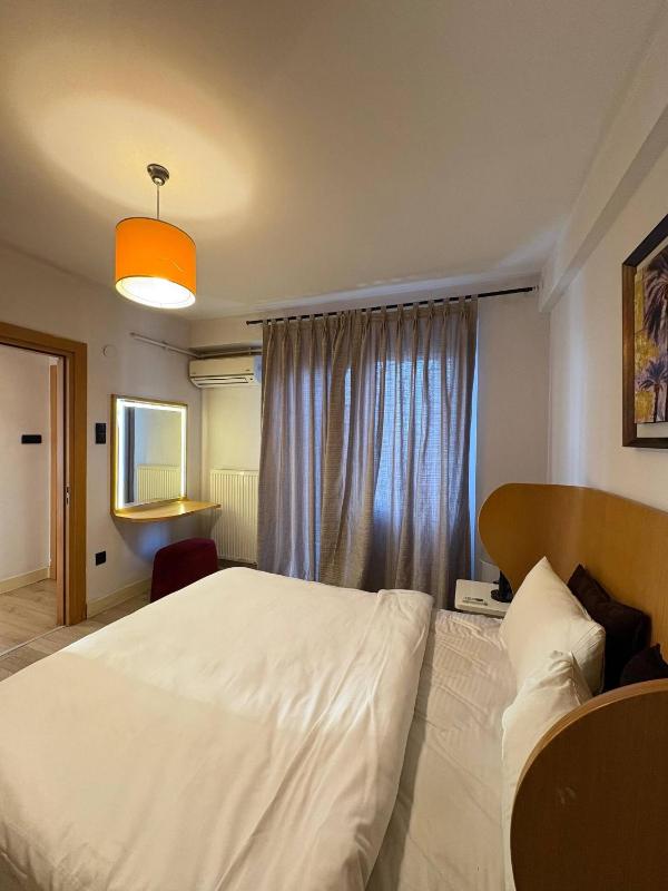 Taksim Square-1BR Rooftop Suite 07 - image 7