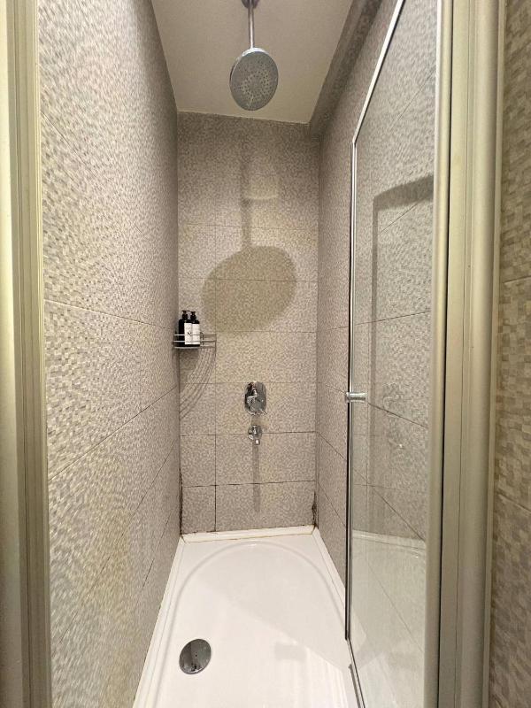Taksim Square-1BR Rooftop Suite 07 - image 8