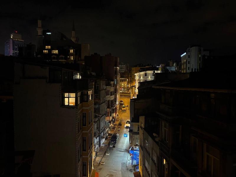 Taksim Square-1BR Rooftop Suite 07 - image 13