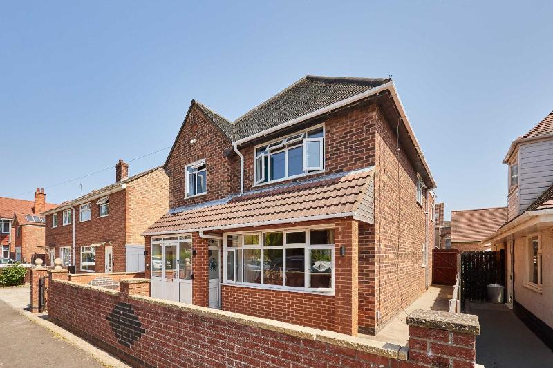 Host & Stay - Roseberry Avenue - image 1