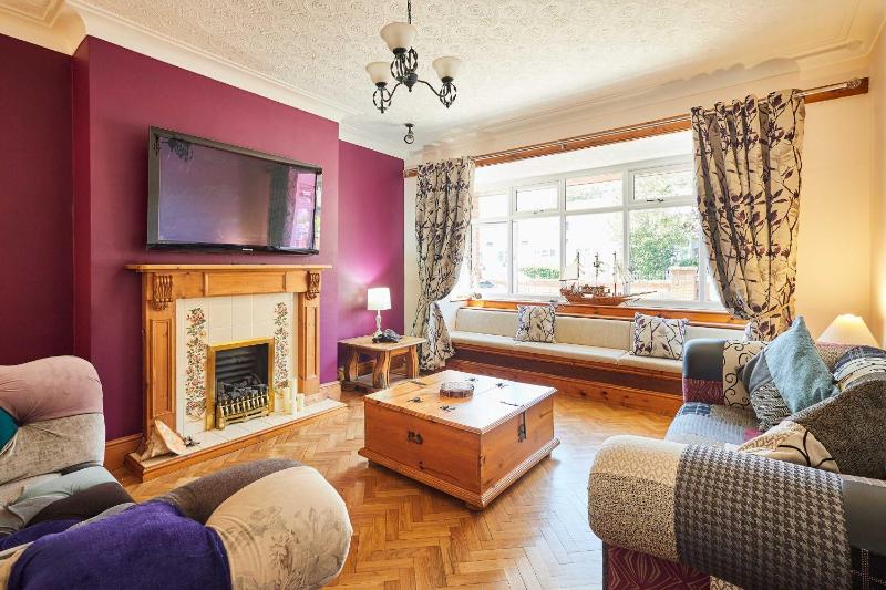Host & Stay - Roseberry Avenue - image 9