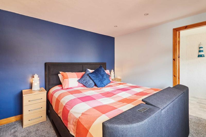Host & Stay - Roseberry Avenue - image 24