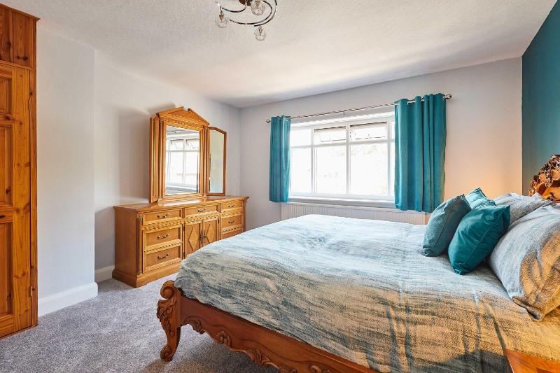 Host & Stay - Roseberry Avenue - image 18