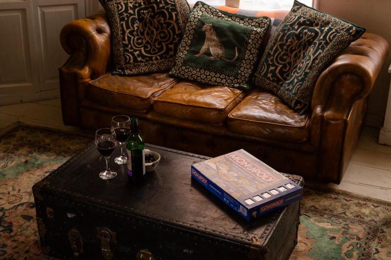 Half Moon House - Timeless Charm with Sea Views - image 33