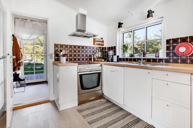 Lovely Cottage In Hals 250 M To The Beach - image 14