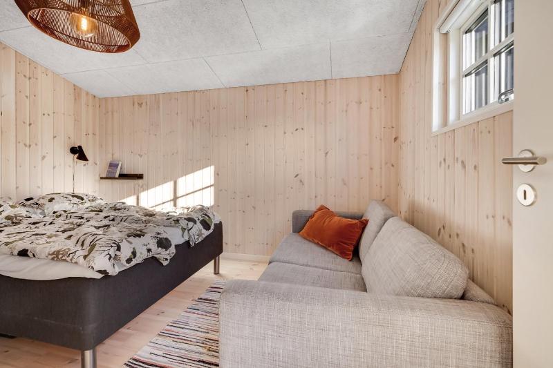 Lovely Cottage In Hals 250 M To The Beach - image 9