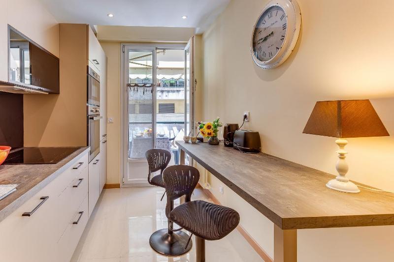 Orangeraie AP4506 By Riviera Holiday Homes - image 2