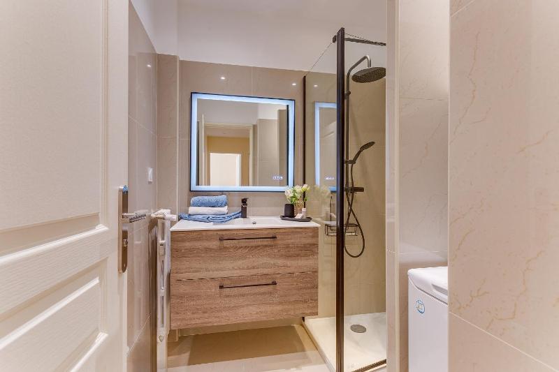 Orangeraie AP4506 By Riviera Holiday Homes - image 5
