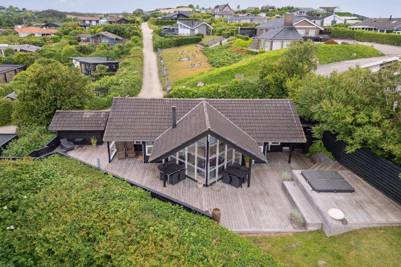 Lovely Summer House With A View And Outdoor Spa - image 7