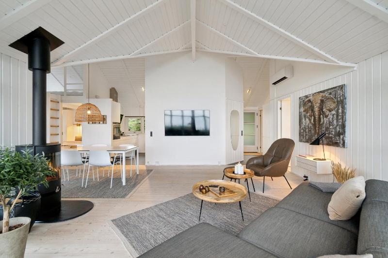 Lovely Summer House With A View And Outdoor Spa - image 26