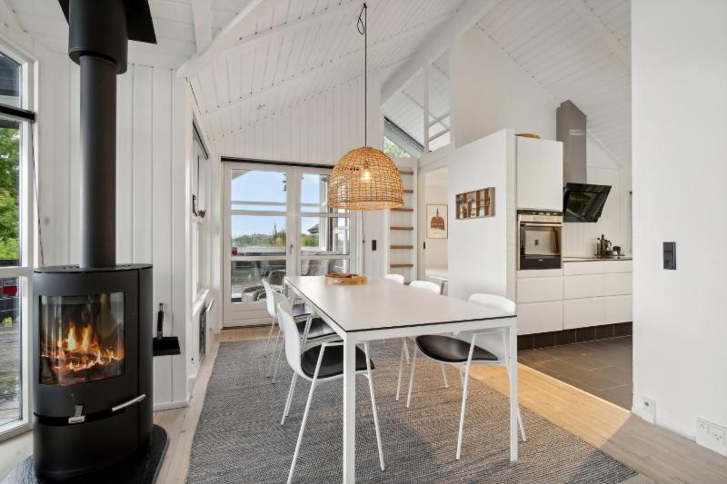 Lovely Summer House With A View And Outdoor Spa - image 8