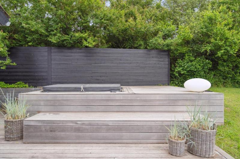 Lovely Summer House With A View And Outdoor Spa - image 3