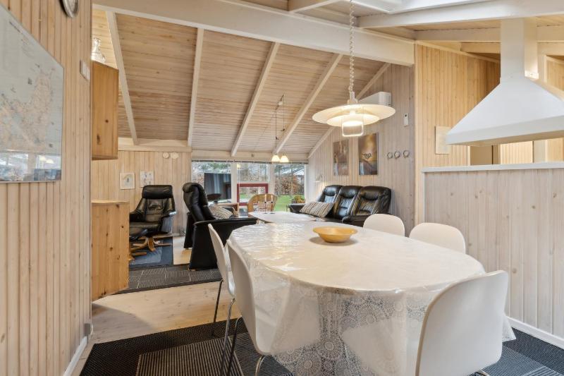 Cozy Summer House Near Hals - image 13