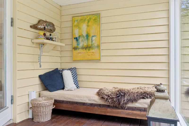 Renovated Gem With View And Sunny Terraces - image 5