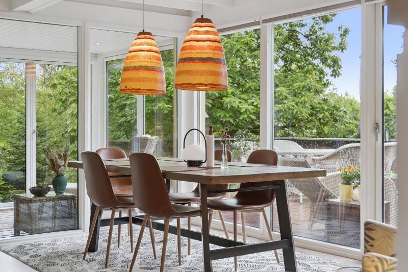 Renovated Gem With View And Sunny Terraces - image 13