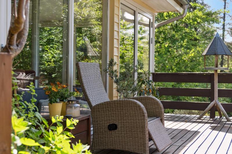 Renovated Gem With View And Sunny Terraces - image 19