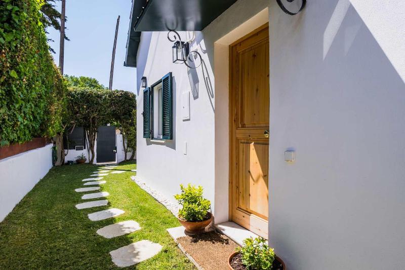 Elegant Garden Villa Cascais by Portugal Portfolio - image 38