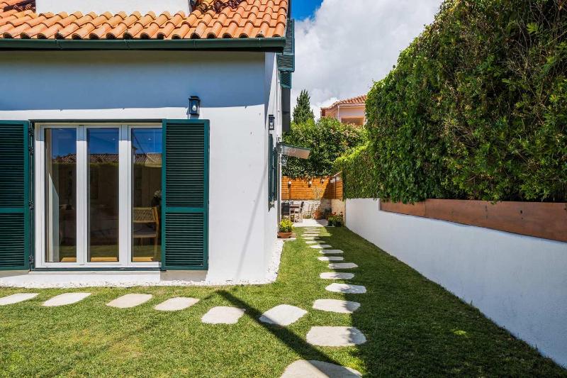 Elegant Garden Villa Cascais by Portugal Portfolio - image 7