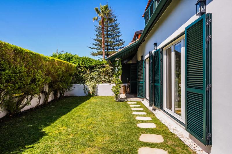 Elegant Garden Villa Cascais by Portugal Portfolio - image 45