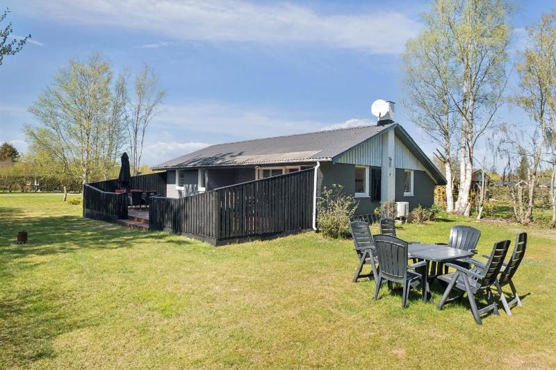Holiday Home For 6 Near Beach And Hals Town - image 24
