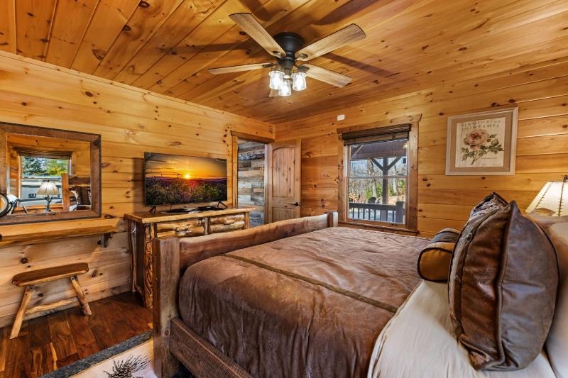 Bear Tree Lodge - image 4