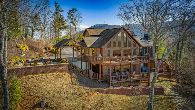 Bear Tree Lodge - image 13
