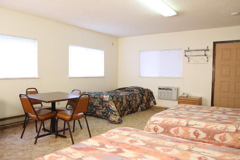 Non-smoking: Room 20 (Largest Room) image 1