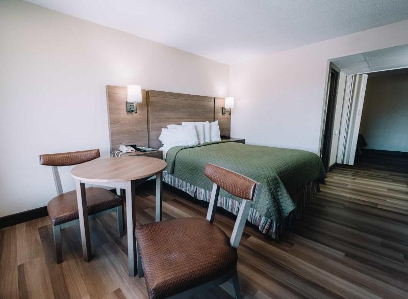 Riverside Motor Lodge - Pigeon Forge - image 9