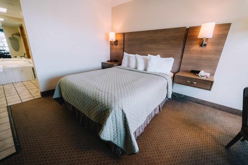 Riverside Motor Lodge - Pigeon Forge - image 5