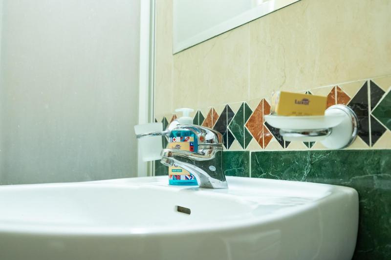 Golden Light Seaside Apartment - image 10