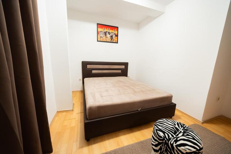 Golden Light Seaside Apartment - image 7