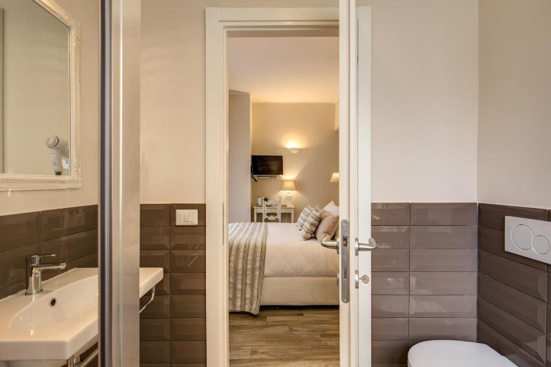 Double or Twin Room image 2