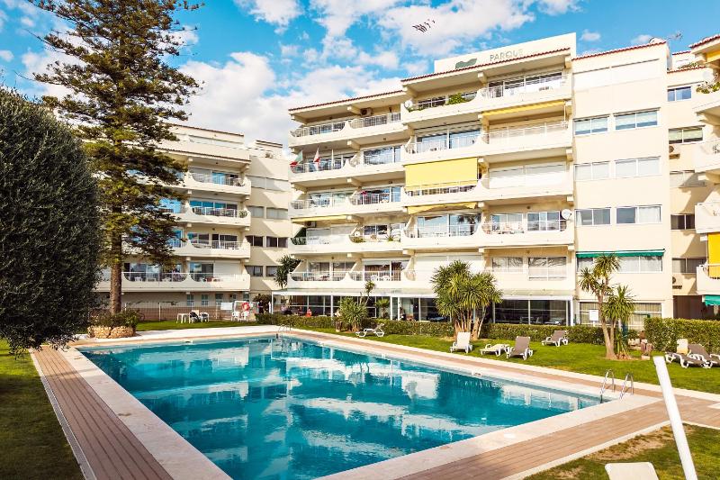 Vilamoura 2-Bed with Pool Close to Golf & Marina - image 29