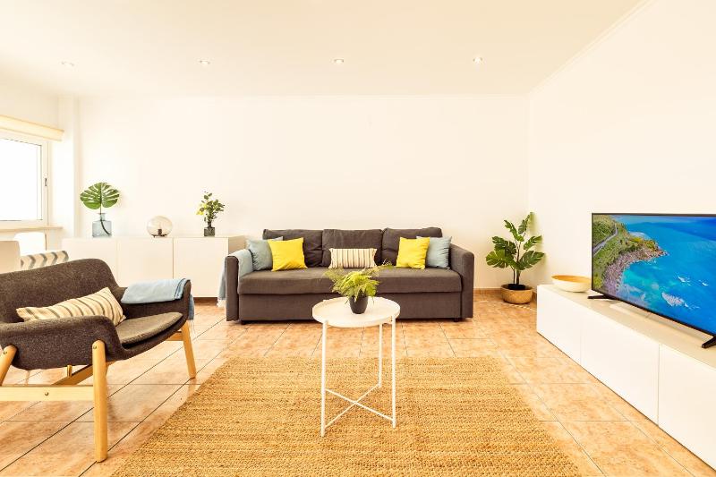 Vilamoura 2-Bed with Pool Close to Golf & Marina - image 14