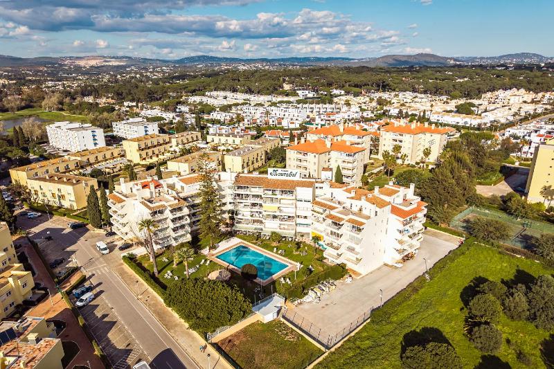 Vilamoura 2-Bed with Pool Close to Golf & Marina - image 2