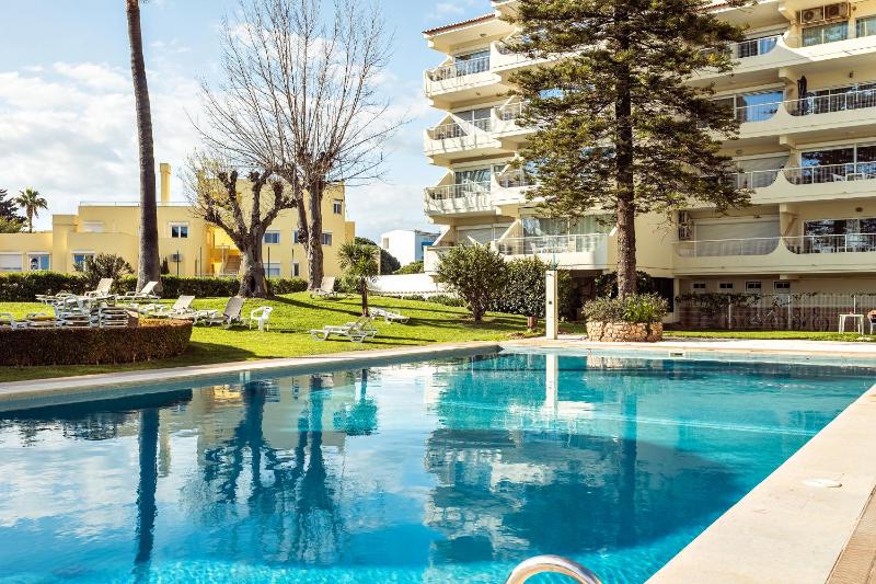 Vilamoura 2-Bed with Pool Close to Golf & Marina - image 34