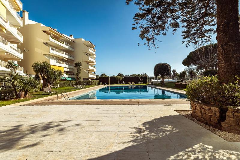 Vilamoura 2-Bed with Pool Close to Golf & Marina - image 21