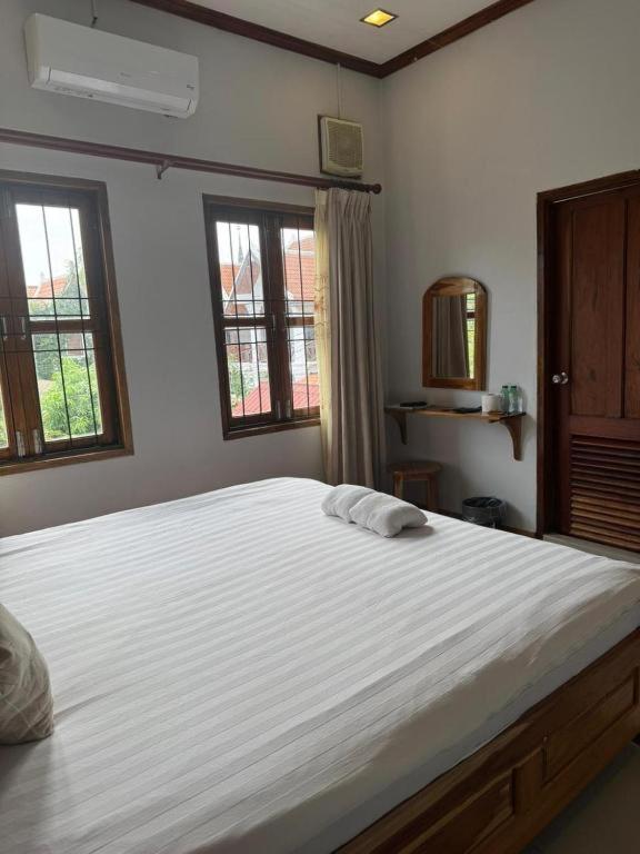 Luang Prabang Mountain View Hostel - image 12