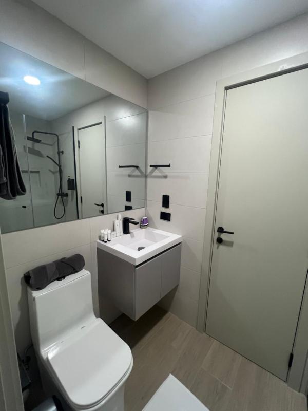 Moderns Apartment at The Hub w City Views - image 5