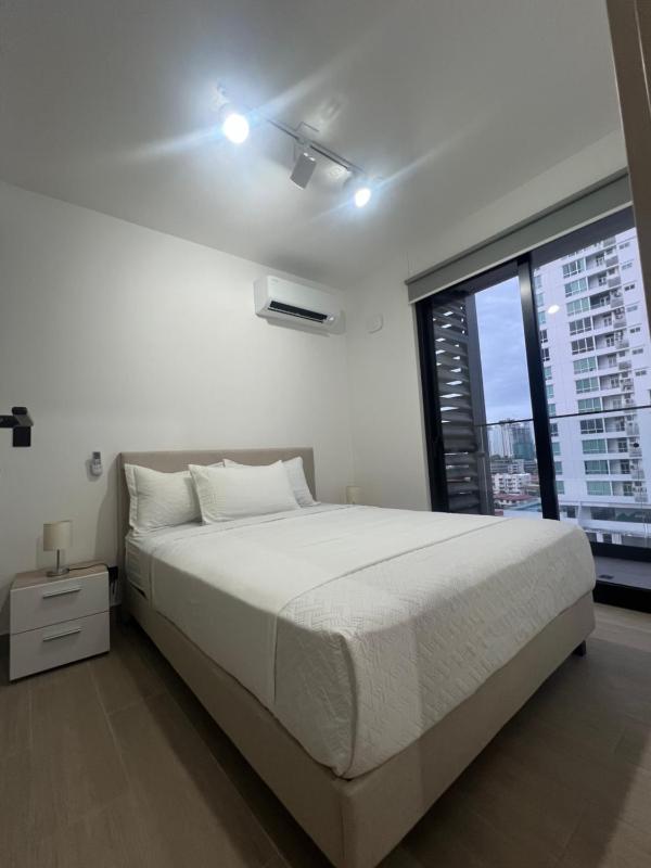Moderns Apartment at The Hub w City Views - image 9