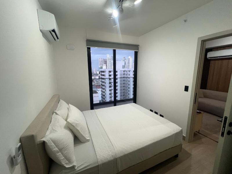 Moderns Apartment at The Hub w City Views - image 11