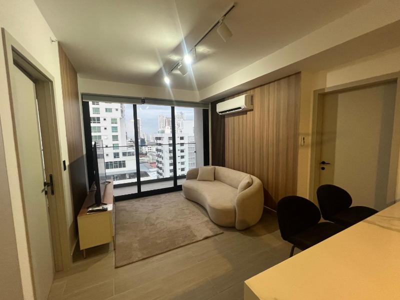 Moderns Apartment at The Hub w City Views - image 8