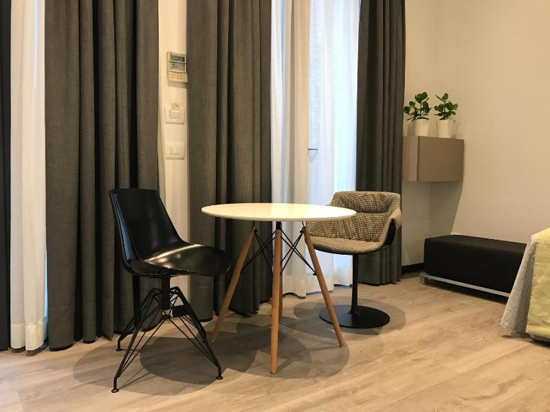 Superior Triple Room image 2