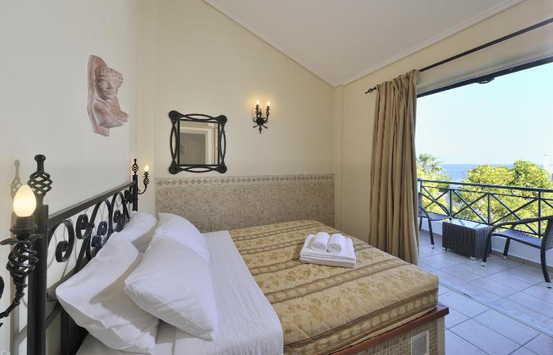Two-Bedroom Apartment - Split Level image 4
