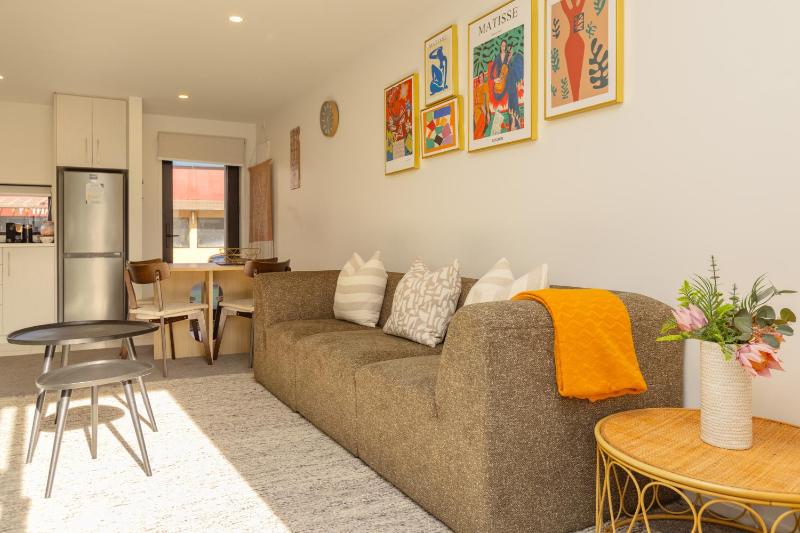 Modern 2 bedroom by Hagley Park - image 43