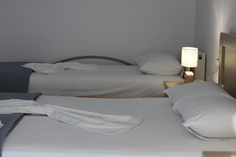 Garden Holiday Studios - image 2