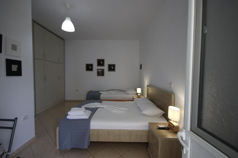 Garden Holiday Studios - image 10