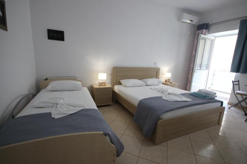 Garden Holiday Studios - image 4