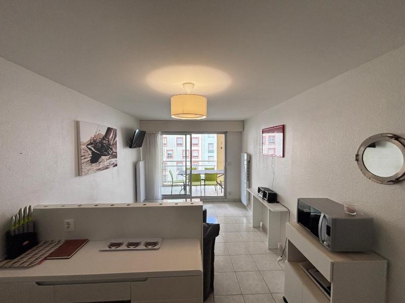 Appartement moderne avec terrasse à 100m de la plage des Sables-d'Olonne - FR-1-197-405 - image 3
