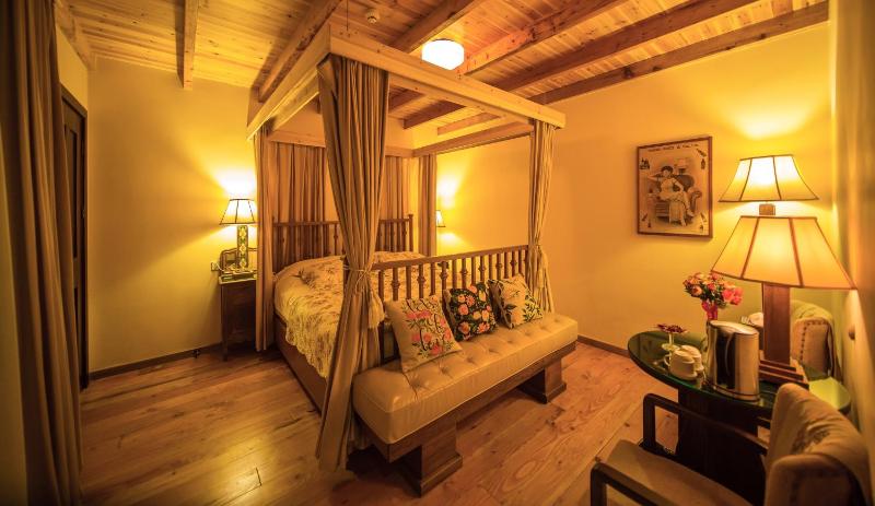 Queen Room with Balcony image 1